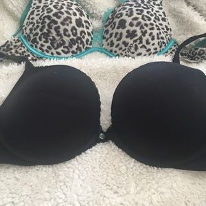 Two Victoria’s secret bras: 34D and 34C